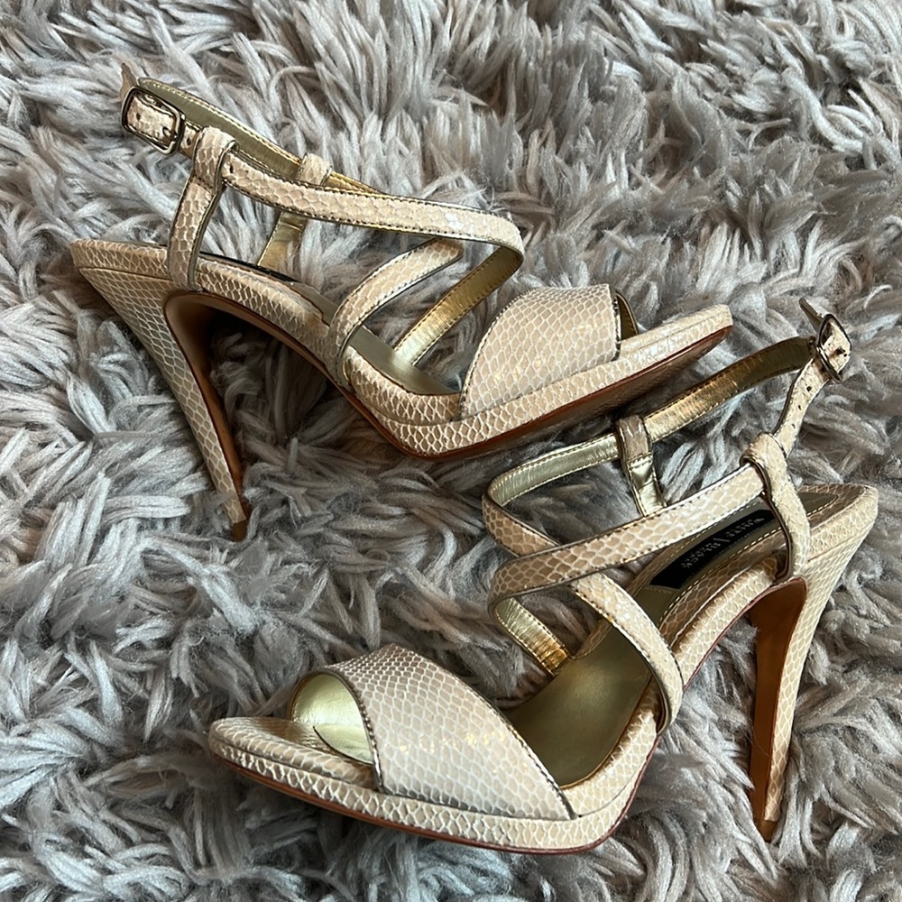 White House Black Market heels size 6.5
